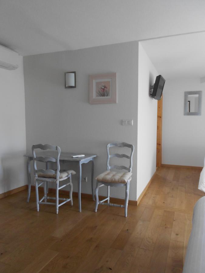 Auberge De L Helvie Chez Coco & Ricou Valvigneres 外观 照片